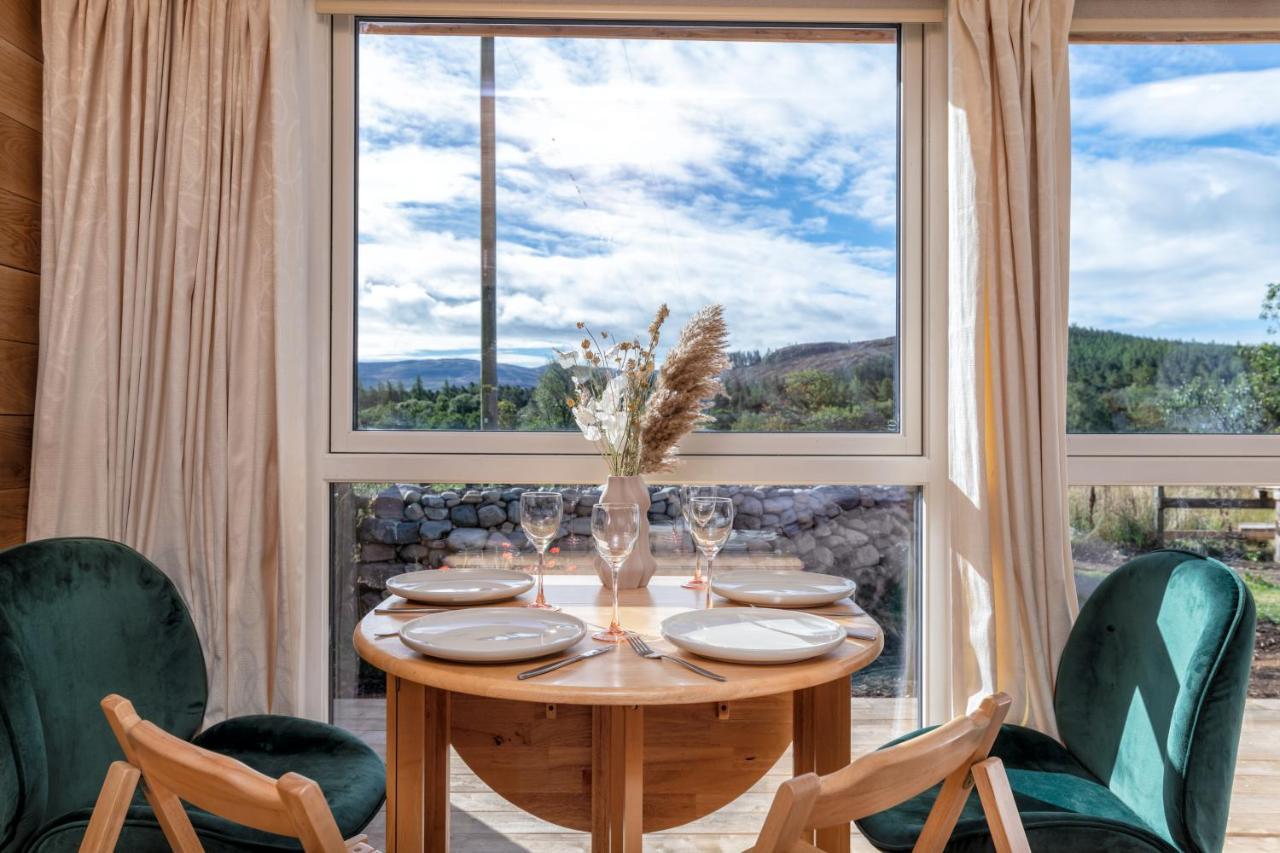 Alba - Charming Boutique Forest View Cabin With Hot Tub In Ballater Εξωτερικό φωτογραφία